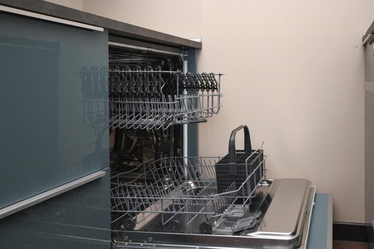 Desenzanoloft Official Partner Marriott Homes & Villas - A Casa Di Sara Family Apartment With Private Parking Desenzano del Garda Eksteriør billede