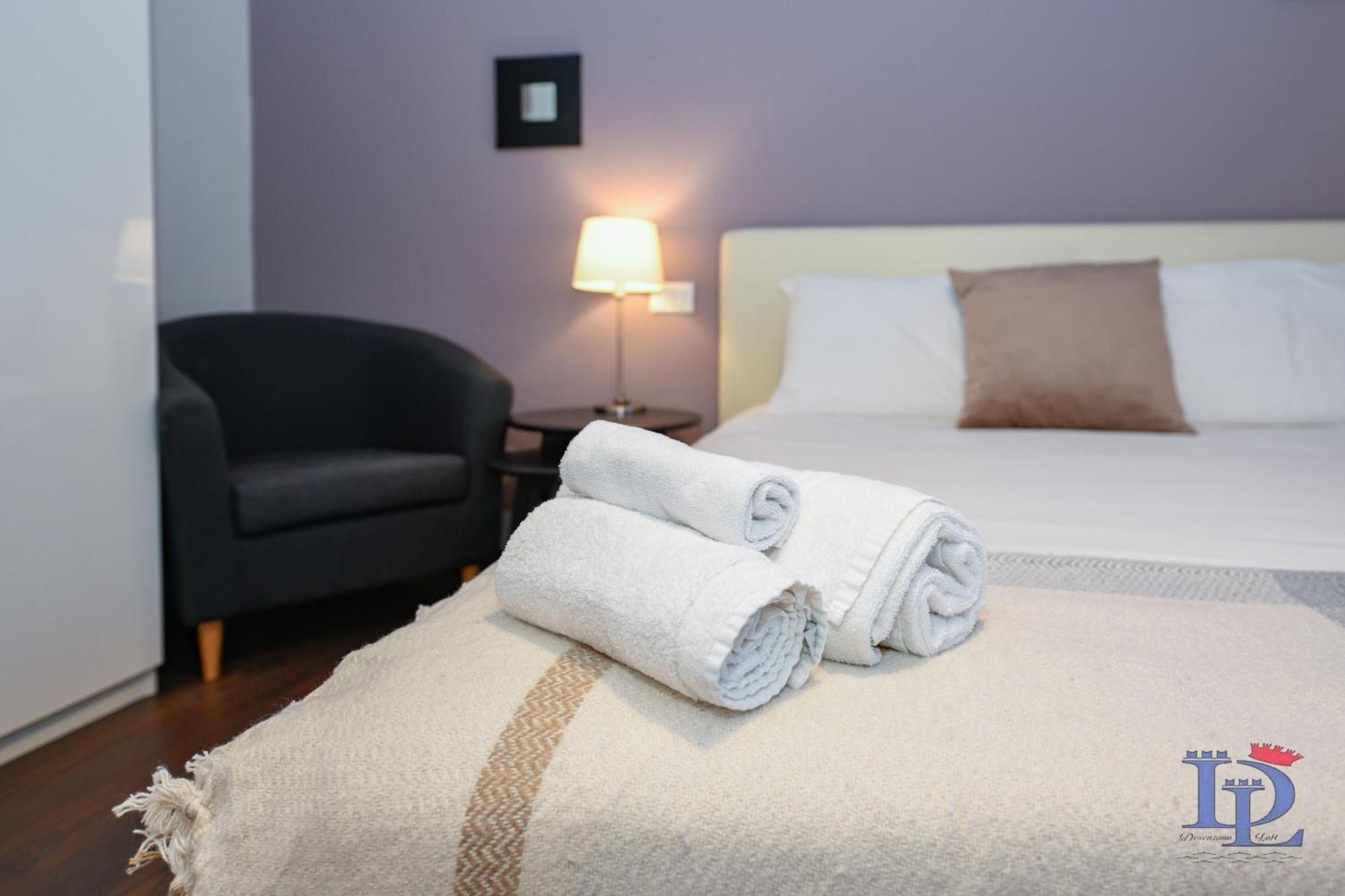 Desenzanoloft Official Partner Marriott Homes & Villas - A Casa Di Sara Family Apartment With Private Parking Desenzano del Garda Eksteriør billede