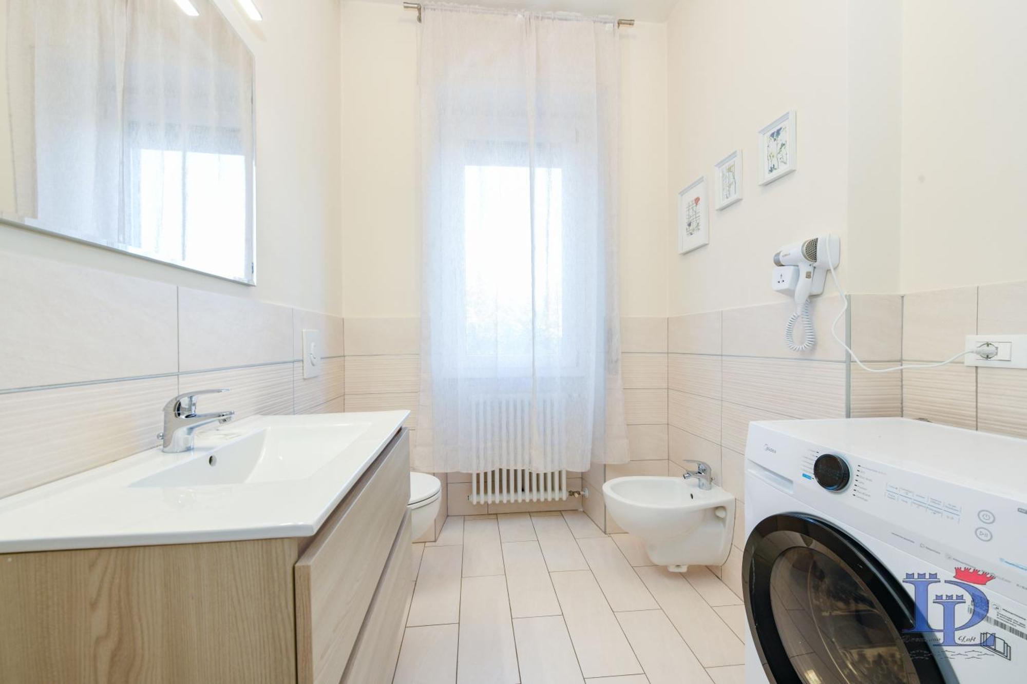 Desenzanoloft Official Partner Marriott Homes & Villas - A Casa Di Sara Family Apartment With Private Parking Desenzano del Garda Eksteriør billede