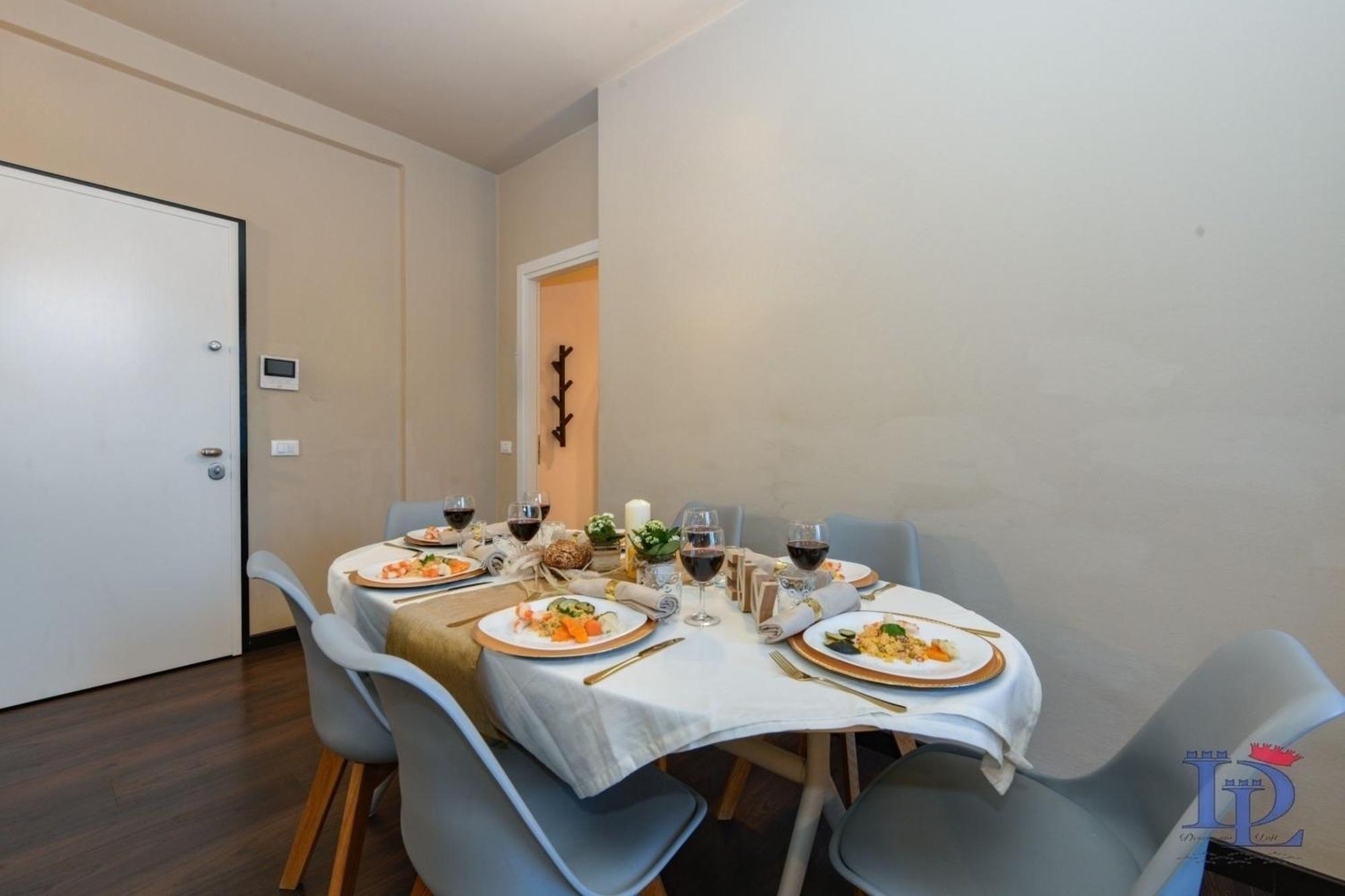 Desenzanoloft Official Partner Marriott Homes & Villas - A Casa Di Sara Family Apartment With Private Parking Desenzano del Garda Eksteriør billede